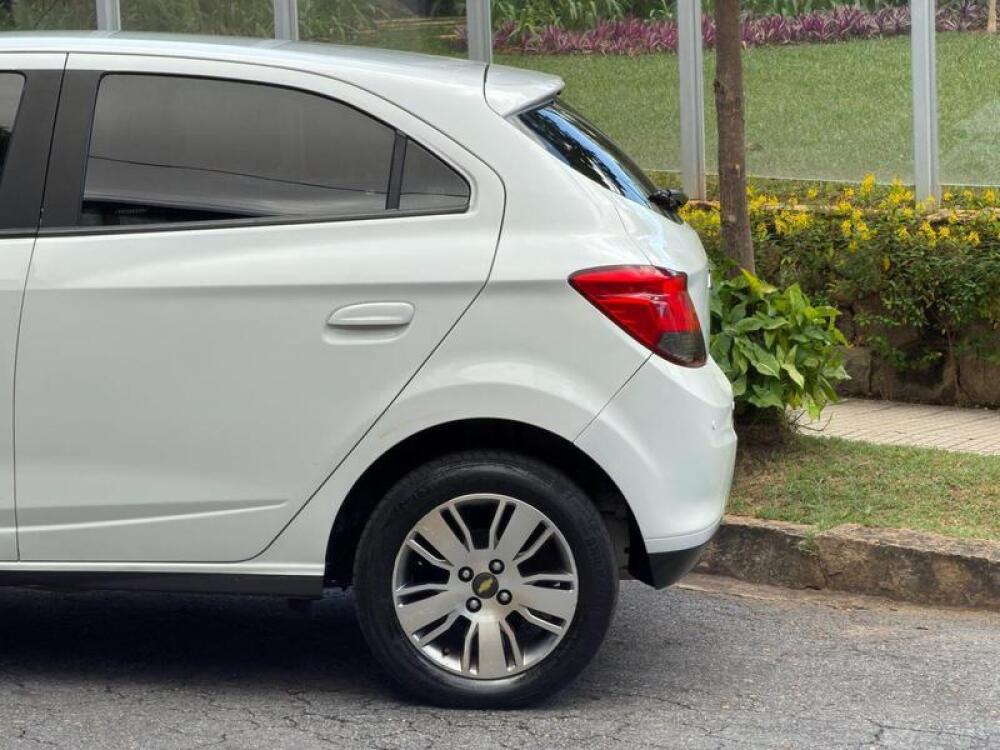 Chevrolet Onix Hatch