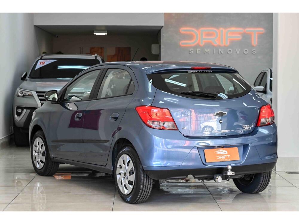 Chevrolet Onix Hatch