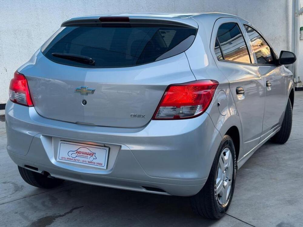 Chevrolet Onix Hatch