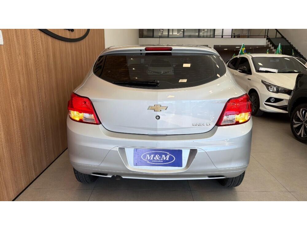 Chevrolet Onix Hatch