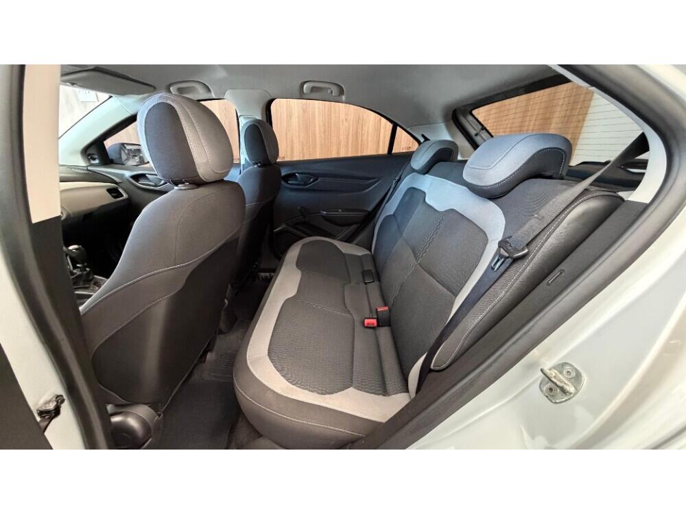 Chevrolet Onix Hatch