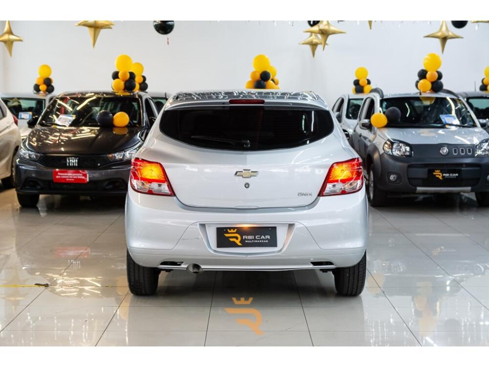 Chevrolet Onix Hatch