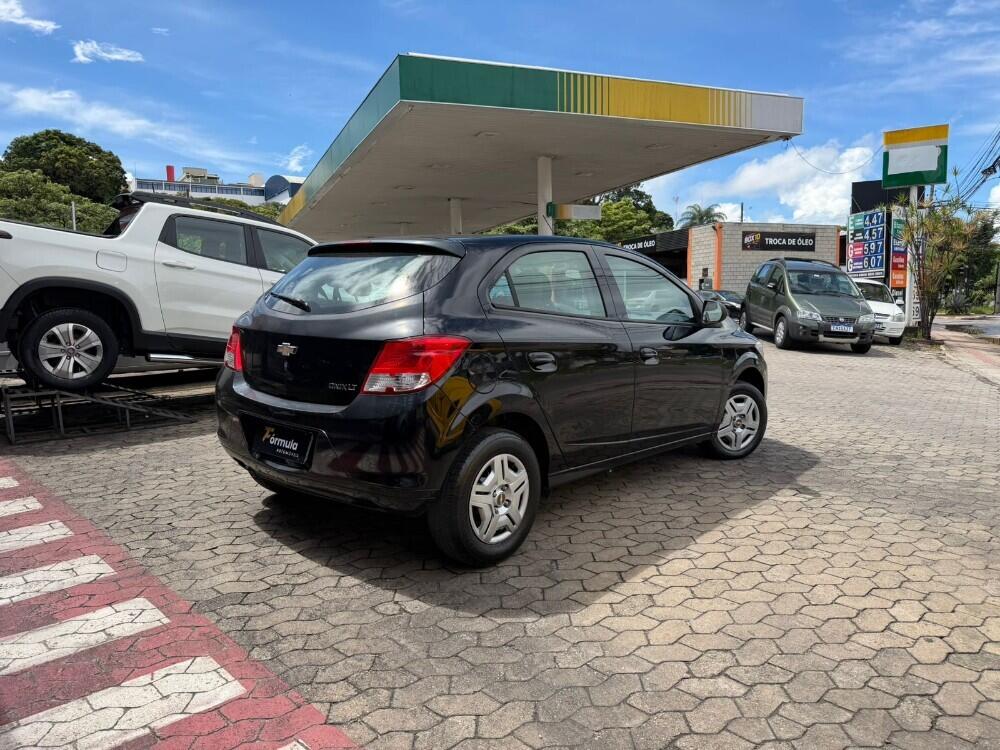 Chevrolet Onix Hatch