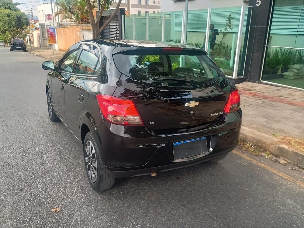 Chevrolet Onix Hatch