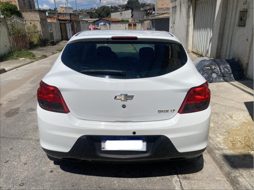 Chevrolet Onix Hatch