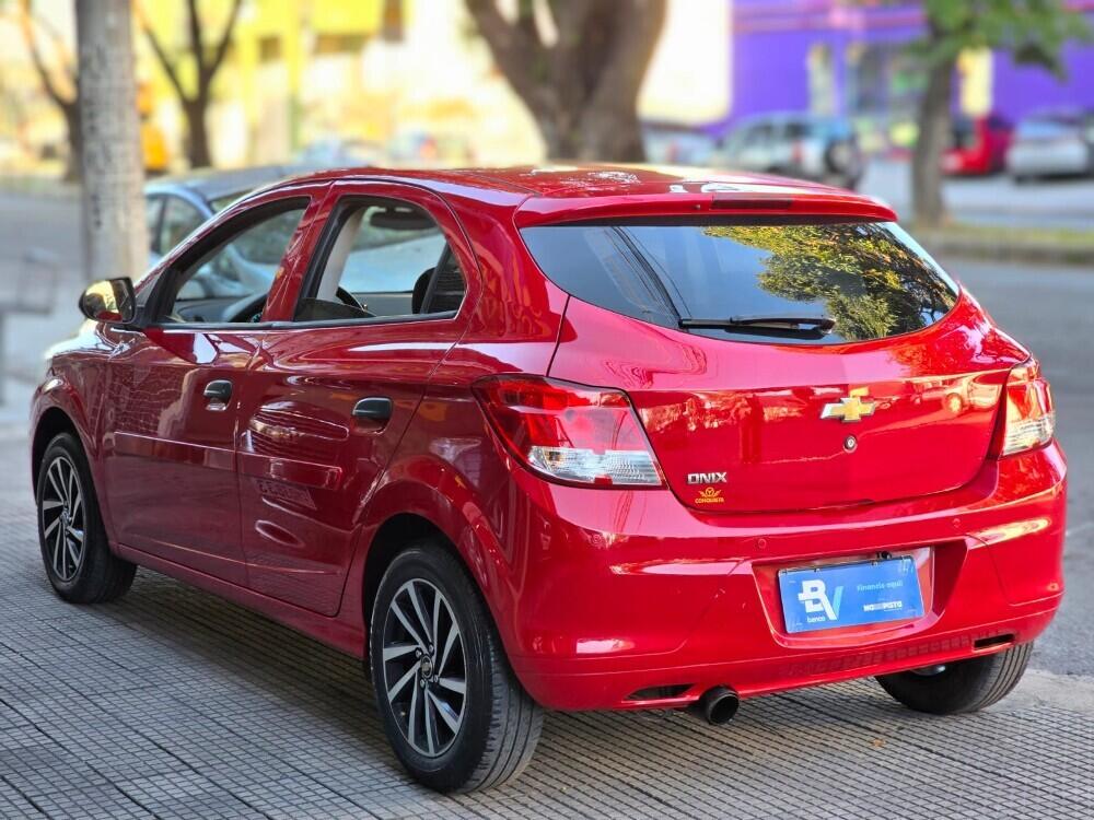 Chevrolet Onix Hatch