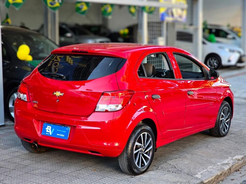 Chevrolet Onix Hatch