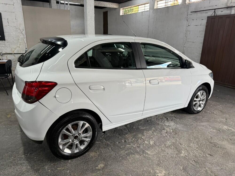 Chevrolet Onix Hatch