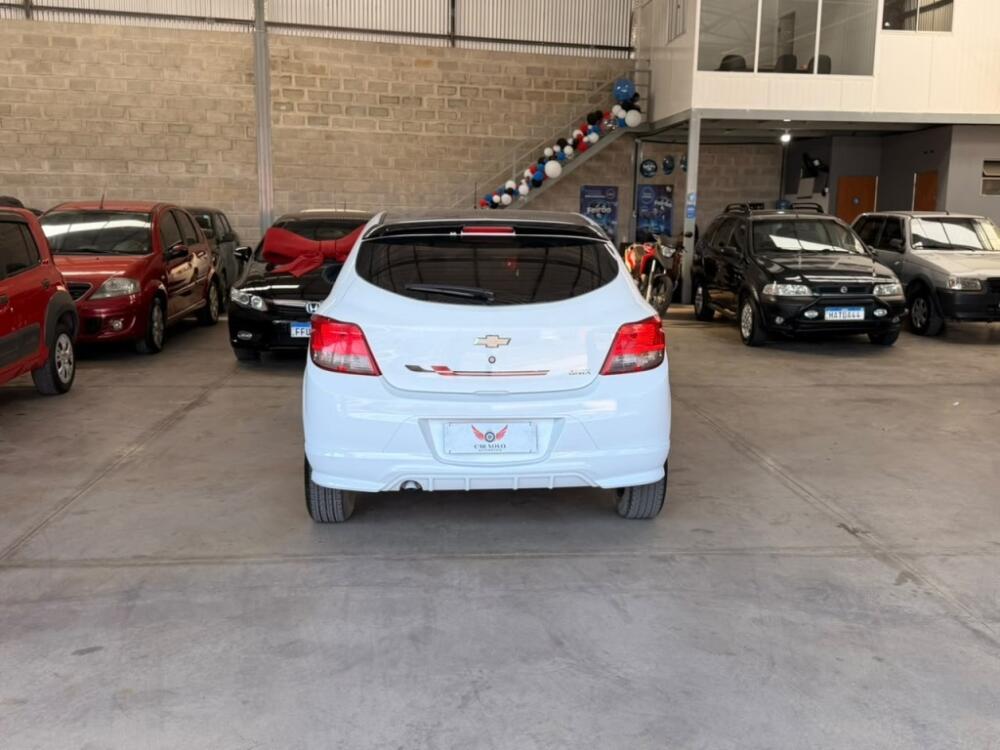 Chevrolet Onix Hatch