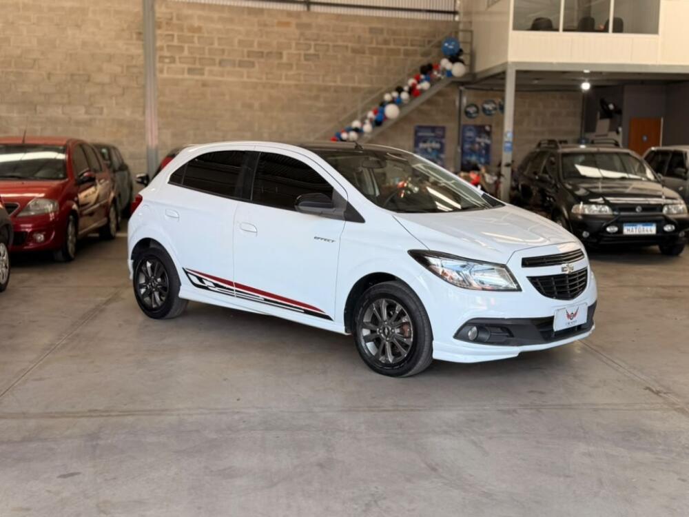 Chevrolet Onix Hatch