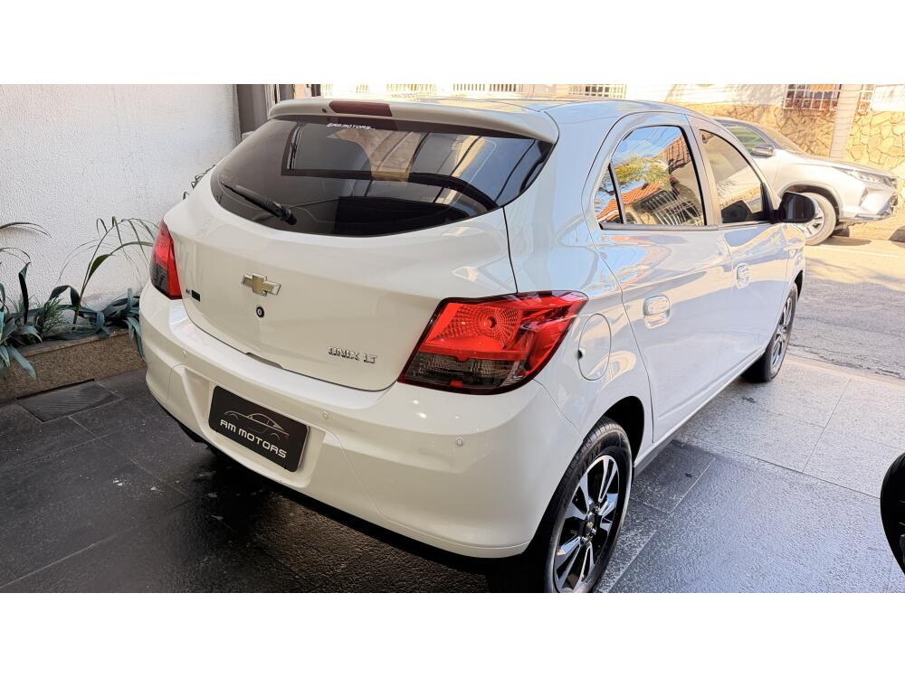 Chevrolet Onix Hatch