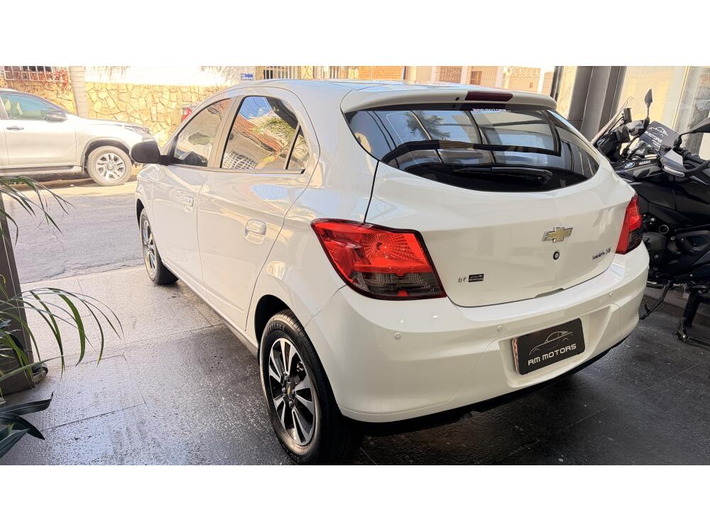 Chevrolet Onix Hatch
