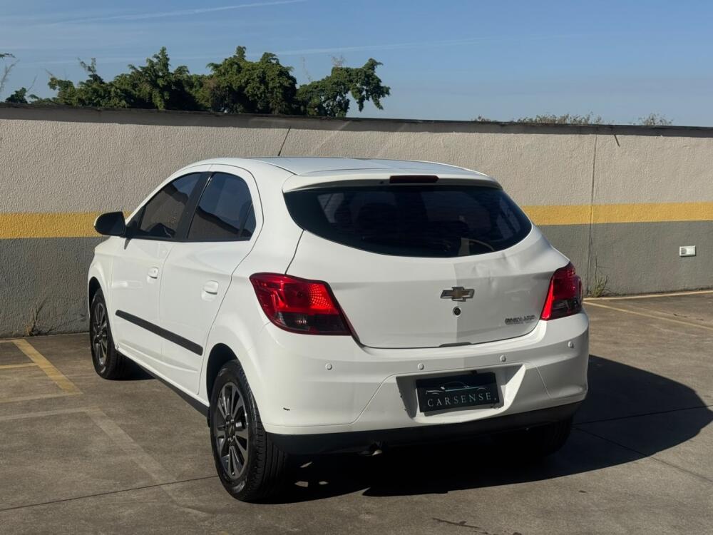 Chevrolet Onix Hatch
