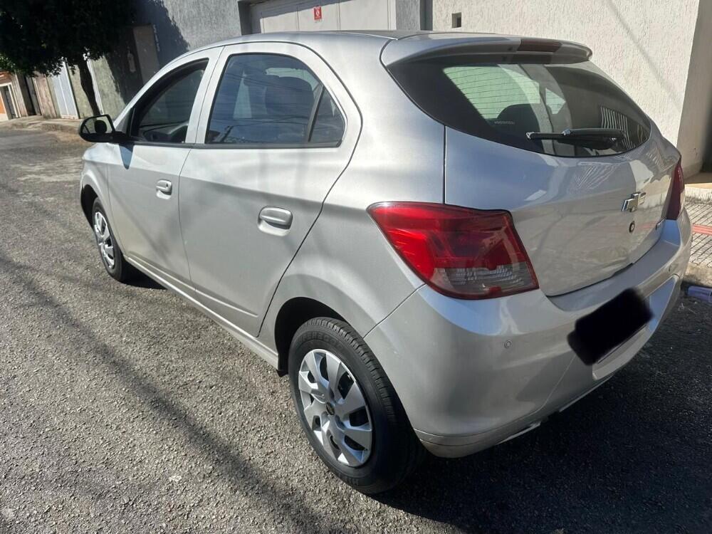 Chevrolet Onix Hatch