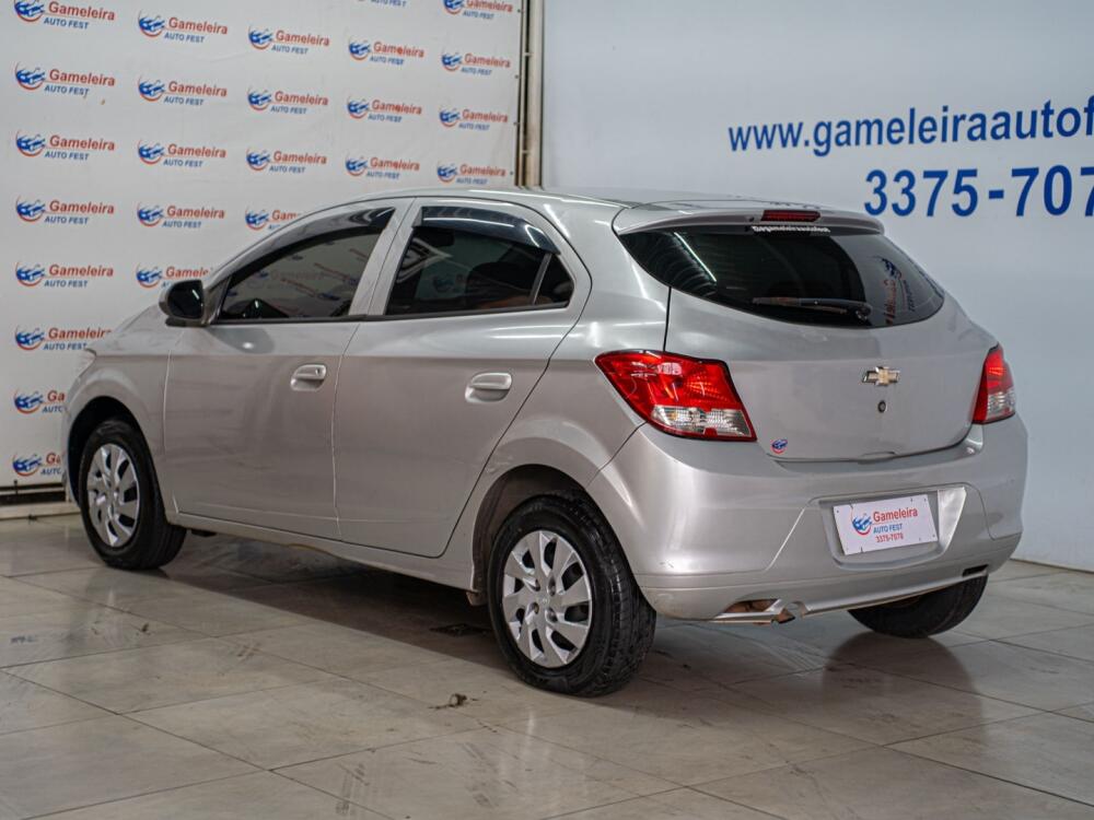 Chevrolet Onix Hatch