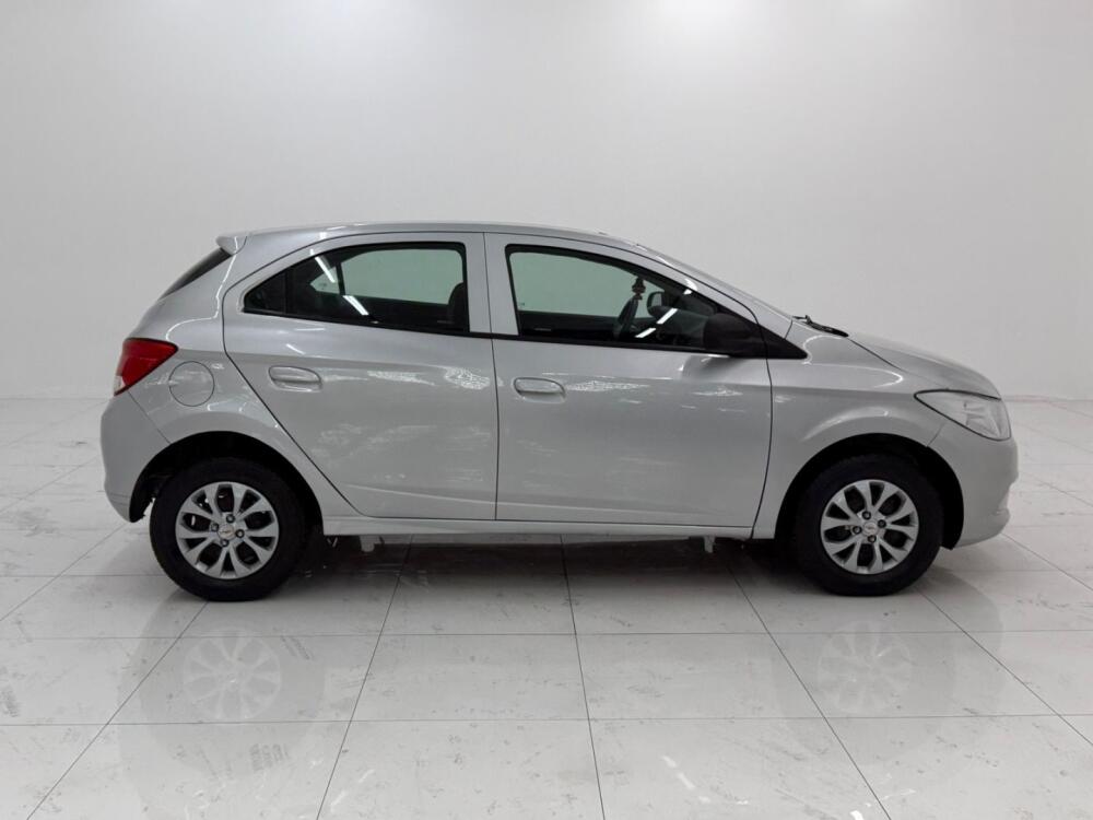 Chevrolet Onix Hatch