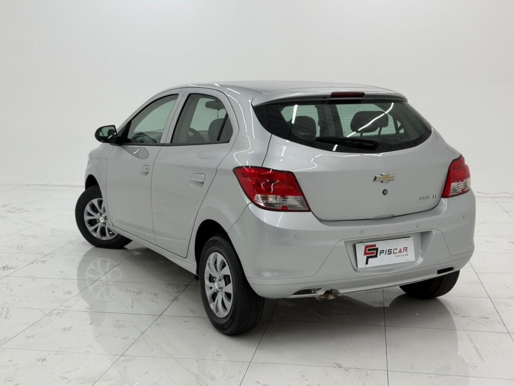 Chevrolet Onix Hatch