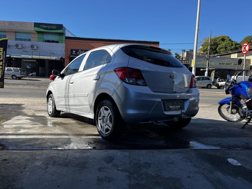 Chevrolet Onix Hatch