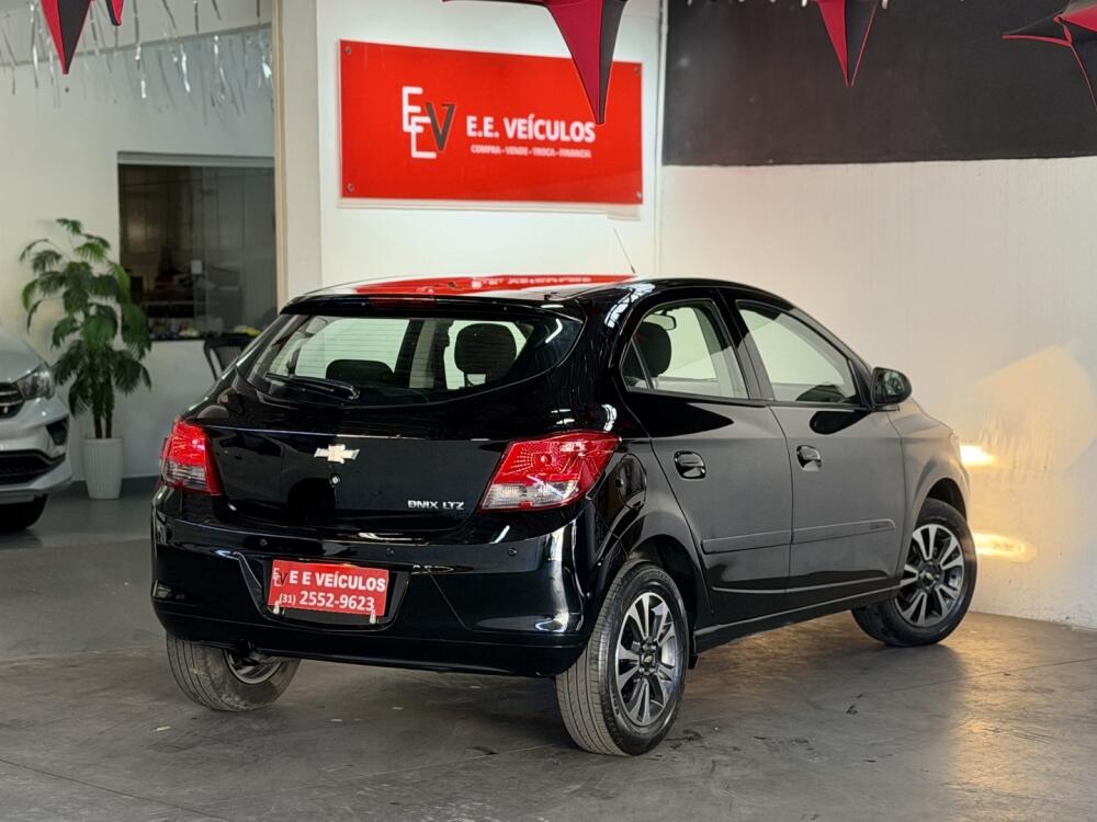Chevrolet Onix Hatch