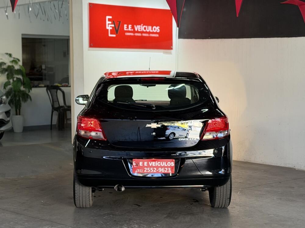 Chevrolet Onix Hatch