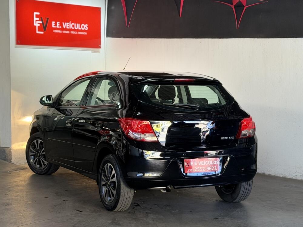 Chevrolet Onix Hatch