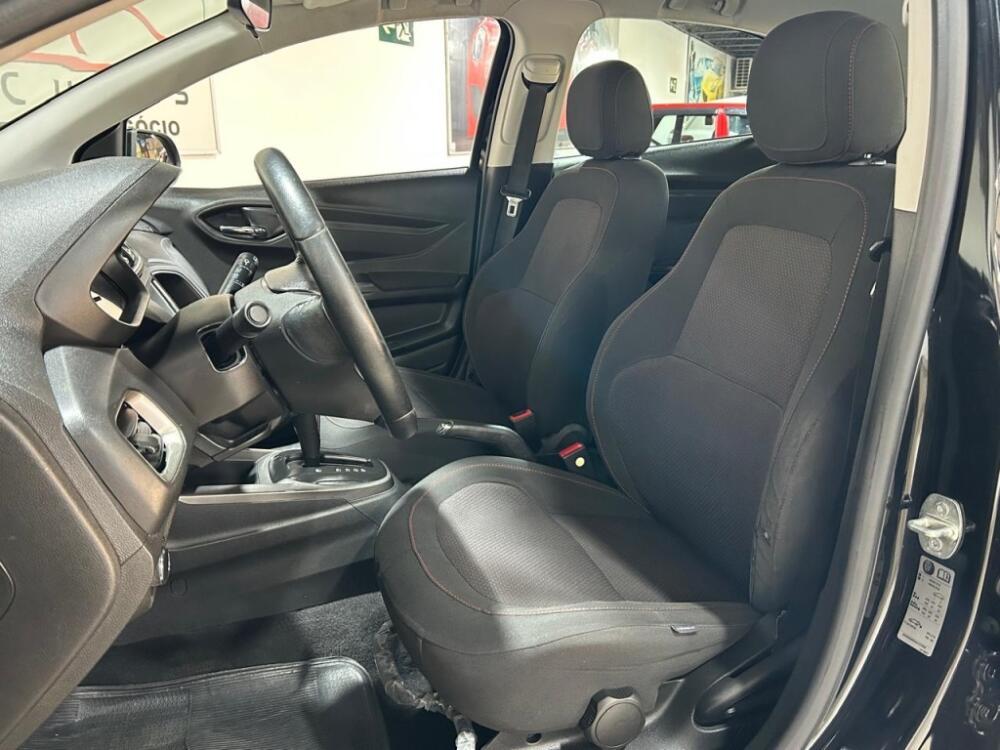 Chevrolet Onix Hatch