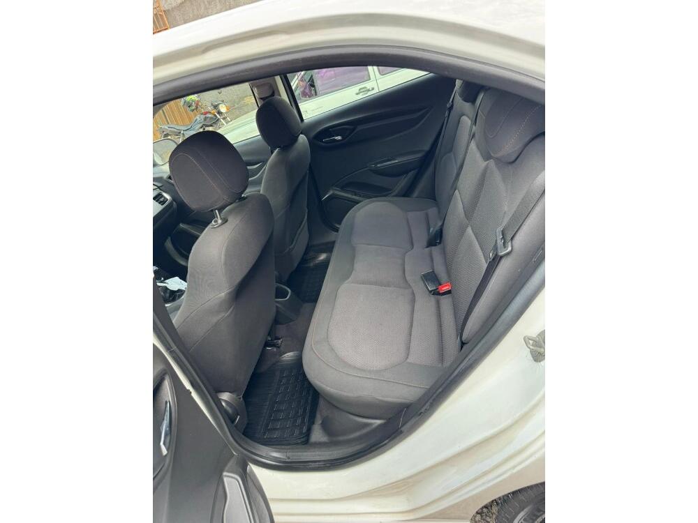 Chevrolet Onix Hatch