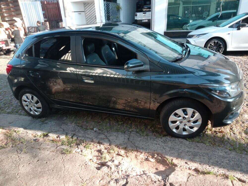 Chevrolet Onix Hatch