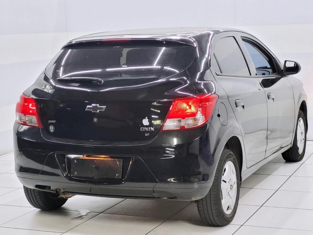 Chevrolet Onix Hatch