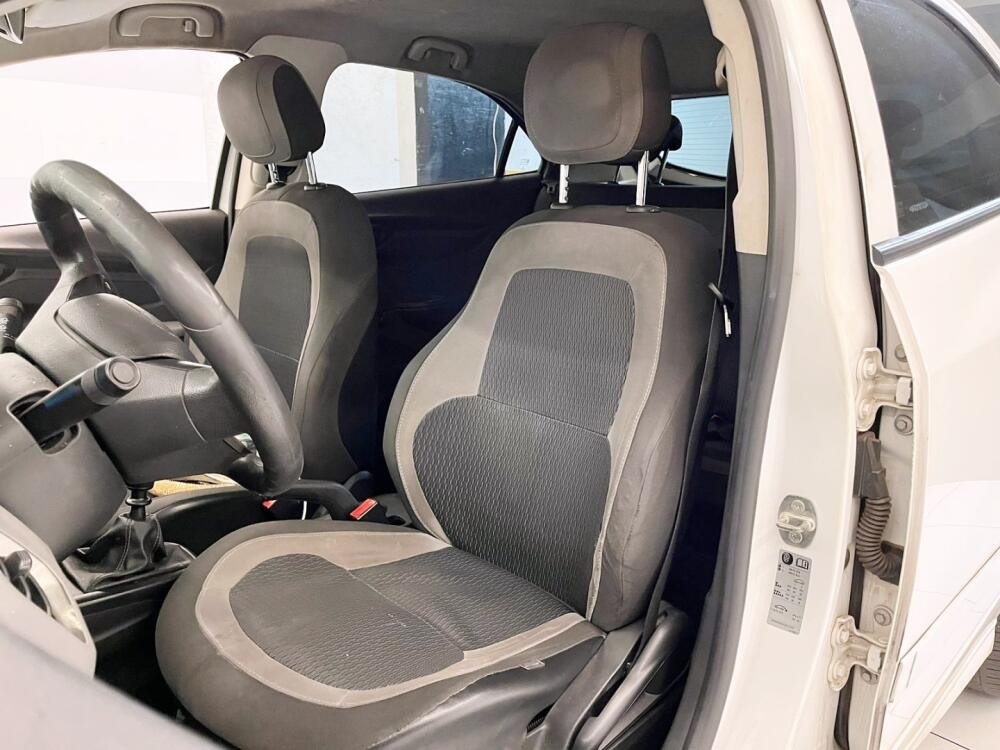 Chevrolet Onix Hatch