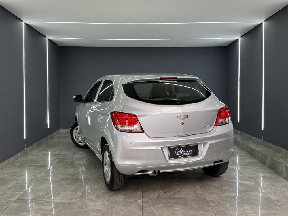 Chevrolet Onix Hatch