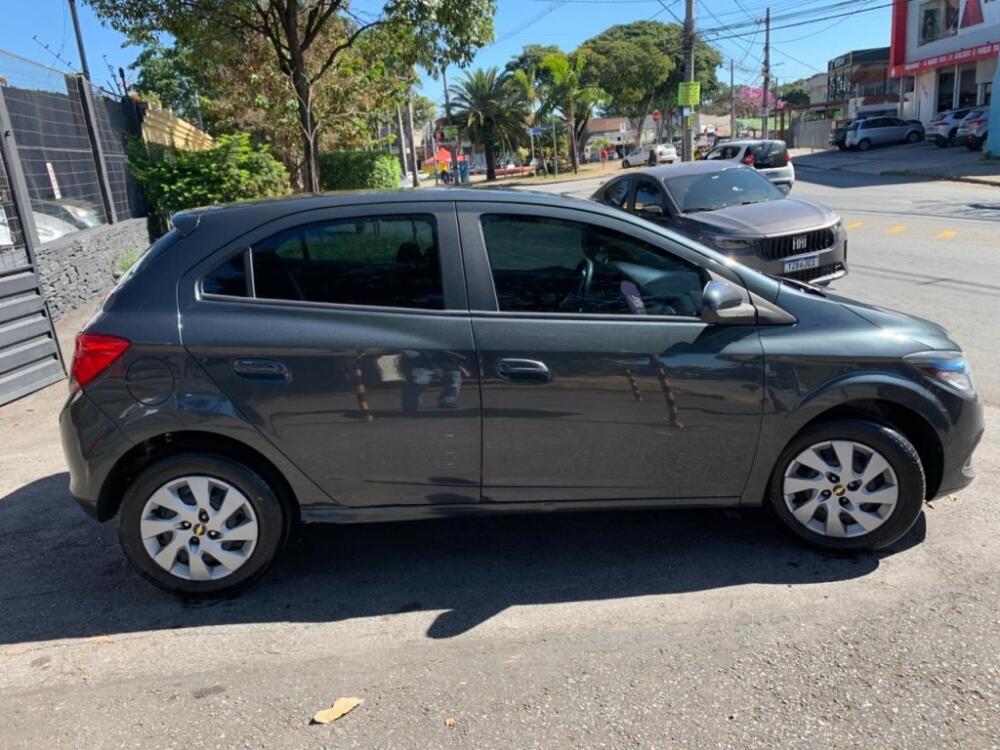 Chevrolet Onix Hatch