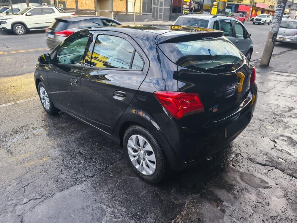 Chevrolet Onix Hatch