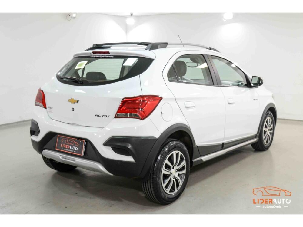 Chevrolet Onix Hatch