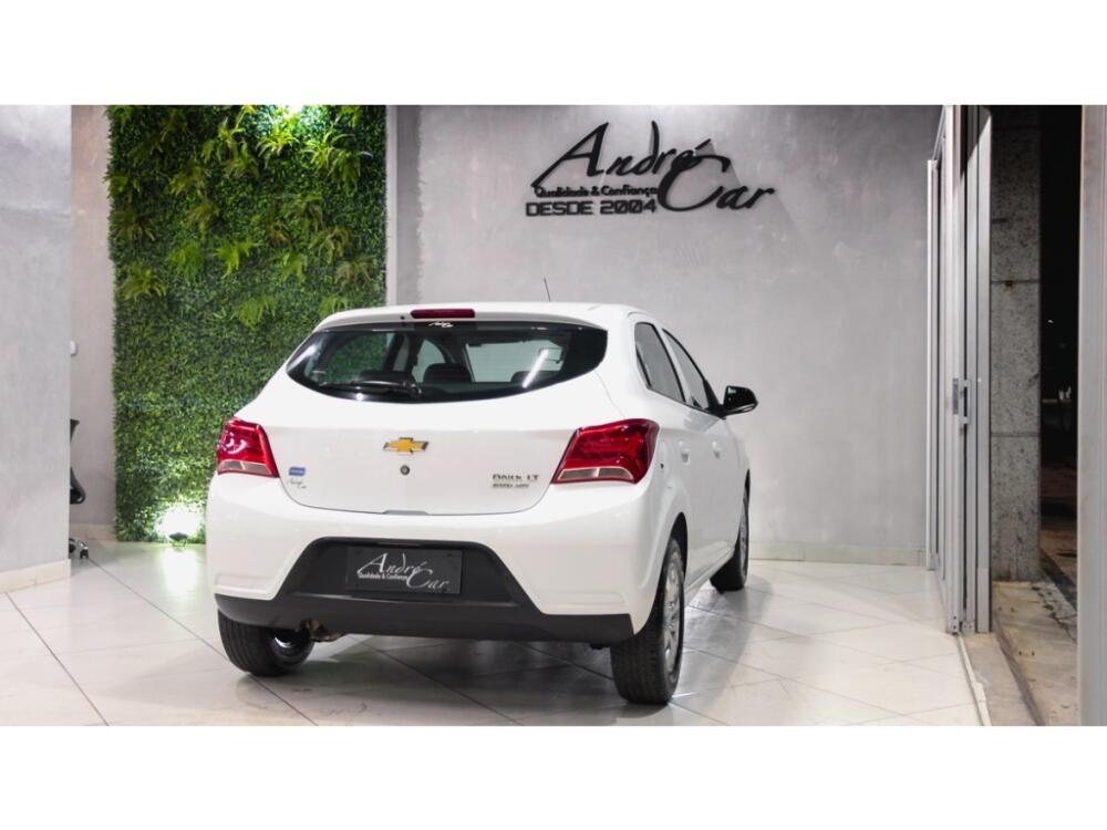 Chevrolet Onix Hatch
