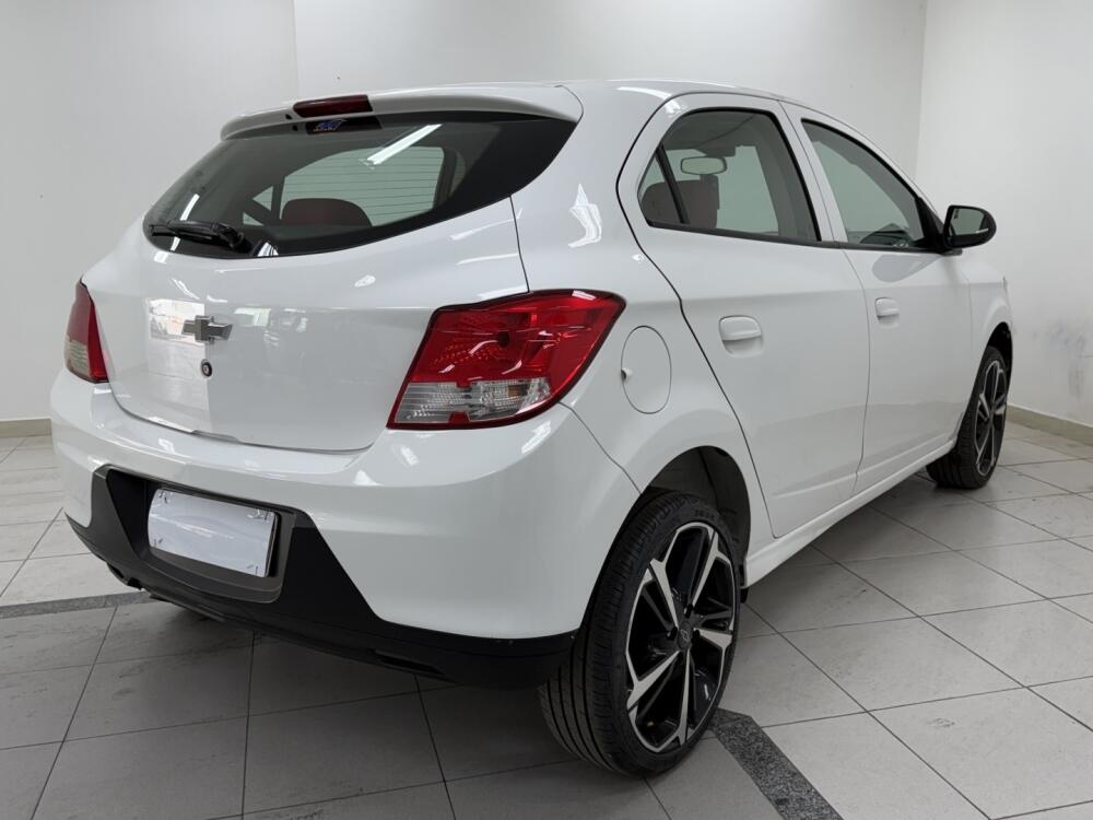 Chevrolet Onix Hatch