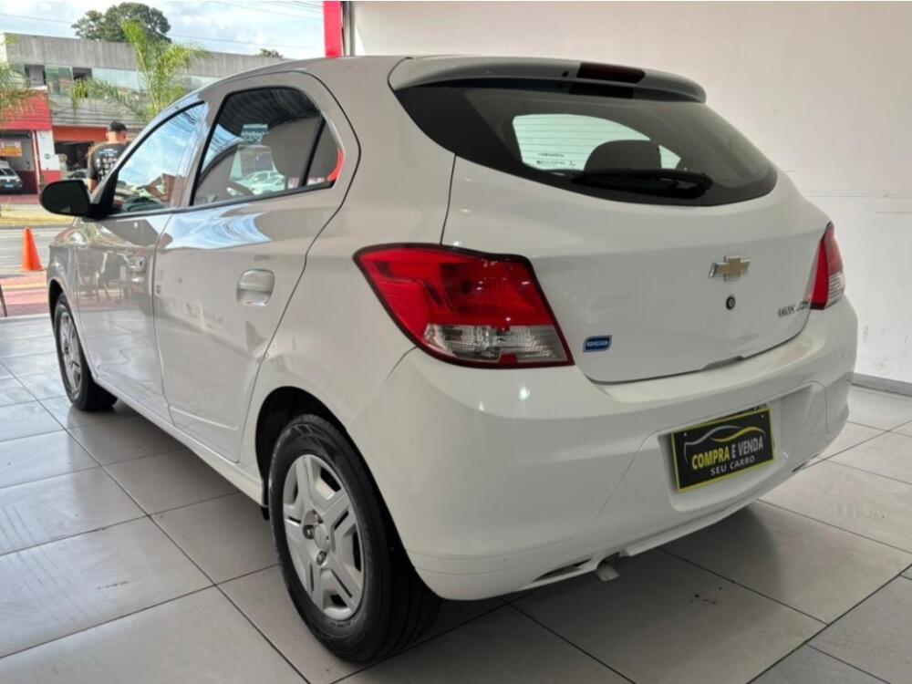 Chevrolet Onix Hatch