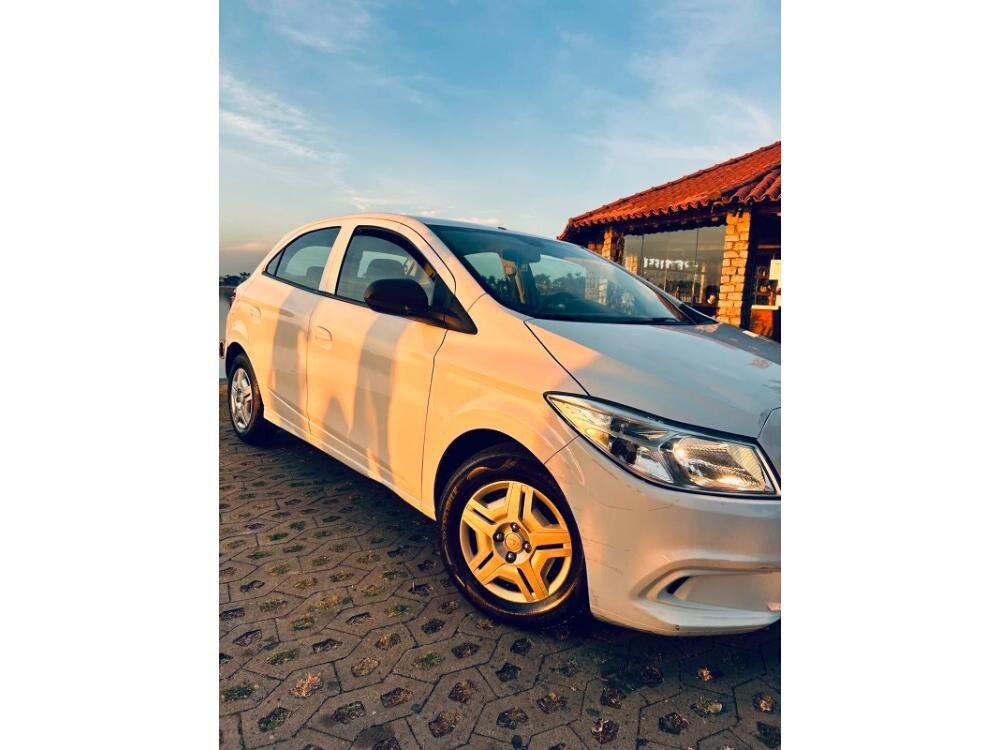 Chevrolet Onix Hatch