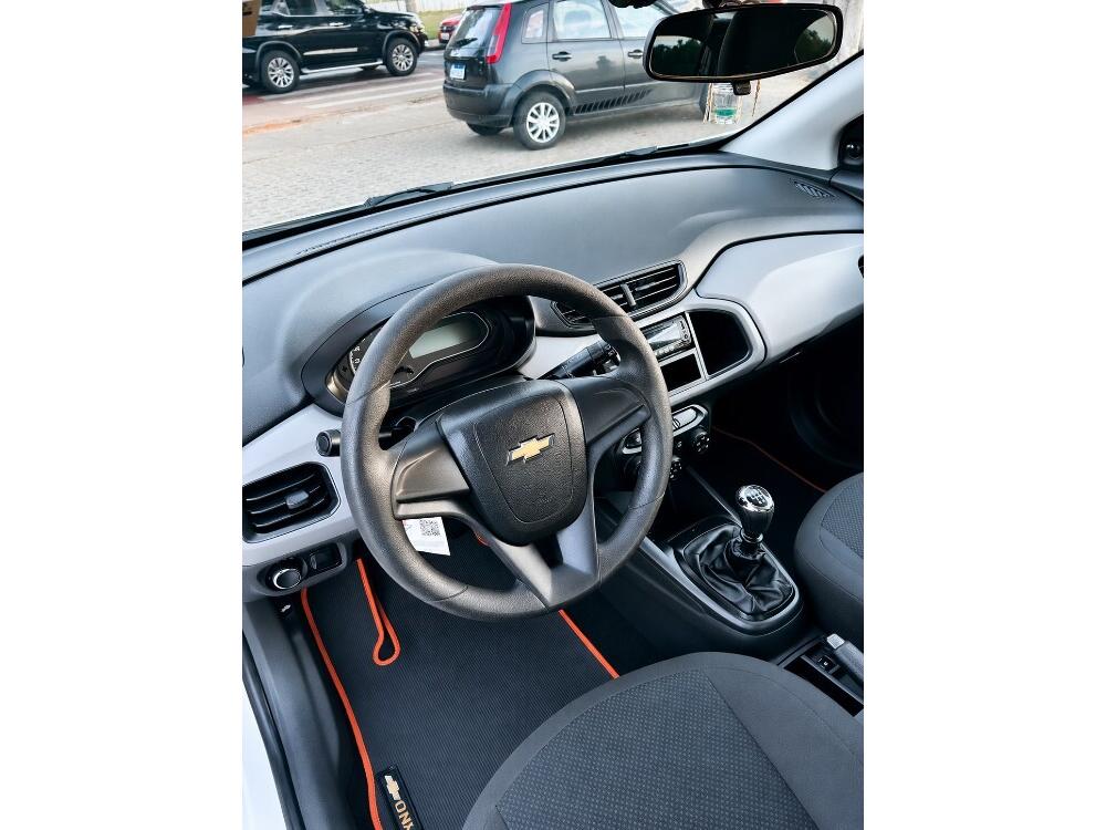 Chevrolet Onix Hatch