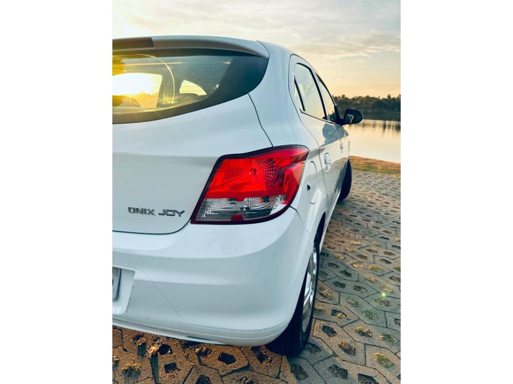 Chevrolet Onix Hatch