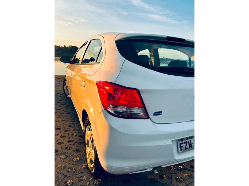 Chevrolet Onix Hatch