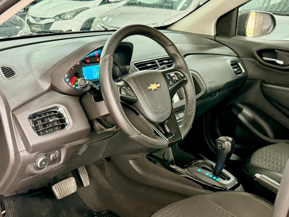 Chevrolet Onix Hatch