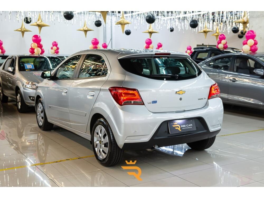 Chevrolet Onix Hatch