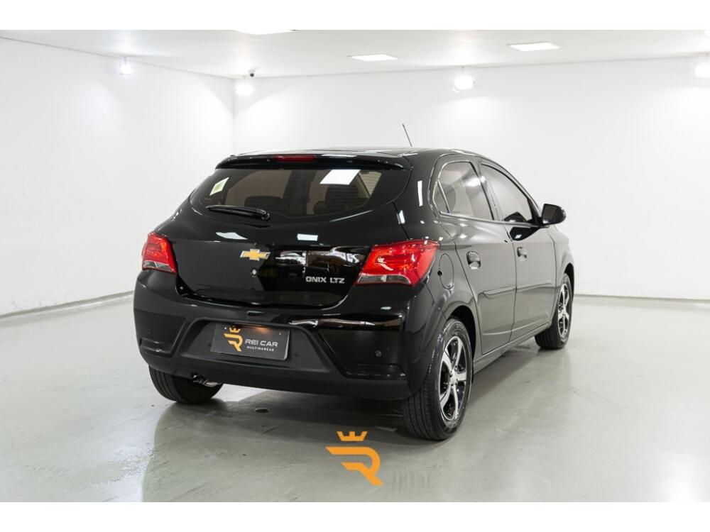 Chevrolet Onix Hatch