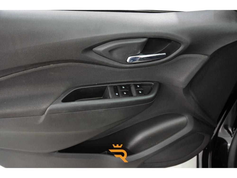 Chevrolet Onix Hatch