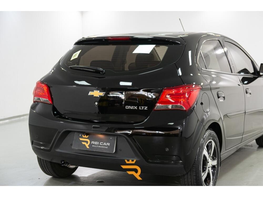 Chevrolet Onix Hatch