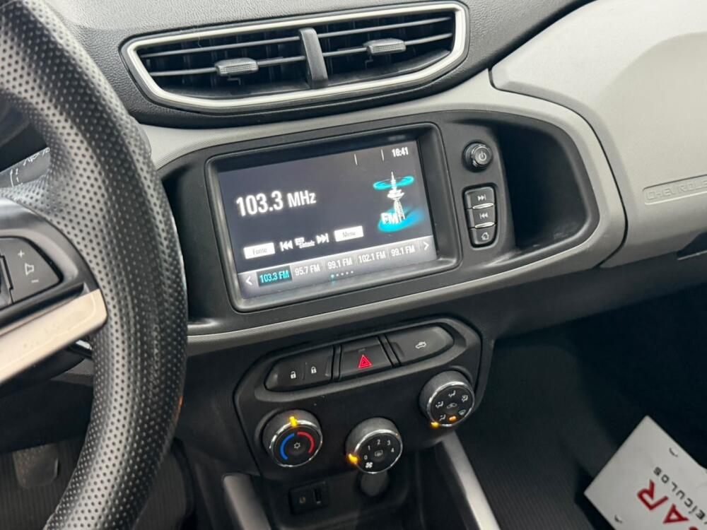 Chevrolet Onix Hatch