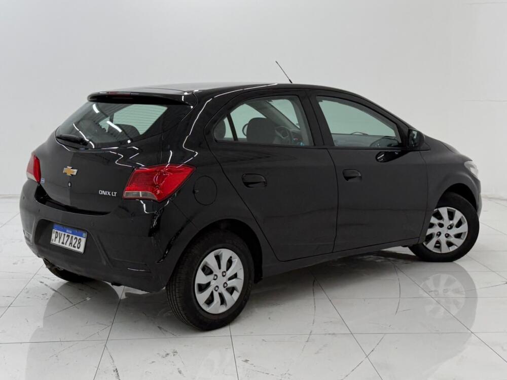 Chevrolet Onix Hatch