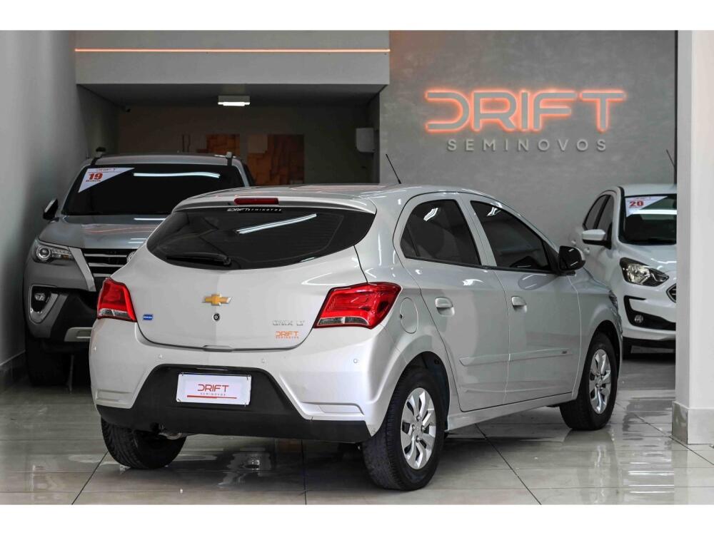 Chevrolet Onix Hatch