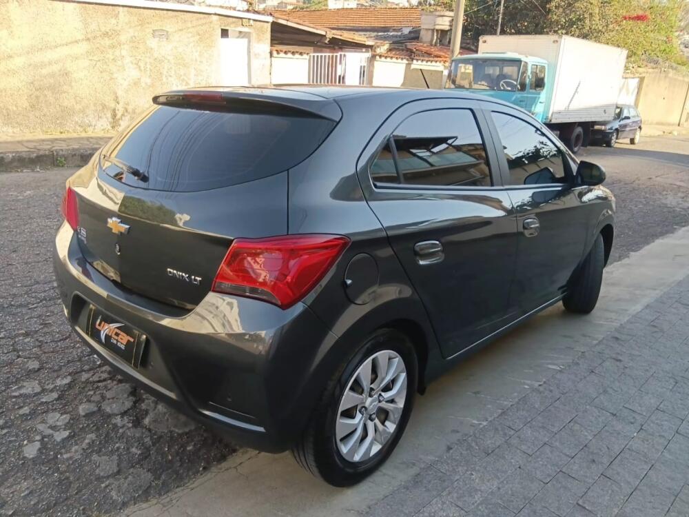 Chevrolet Onix Hatch